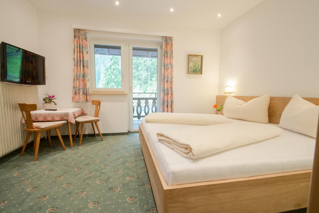 Ferienwohnung Pension Tirol بيشلباخ المظهر الخارجي الصورة