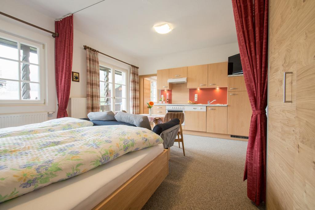Ferienwohnung Pension Tirol بيشلباخ المظهر الخارجي الصورة